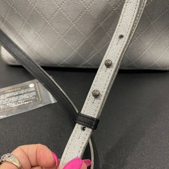 Chanel So Light Shopping Tote Stitched Bullskin Medium (JB1106) - Picture 4 of 11